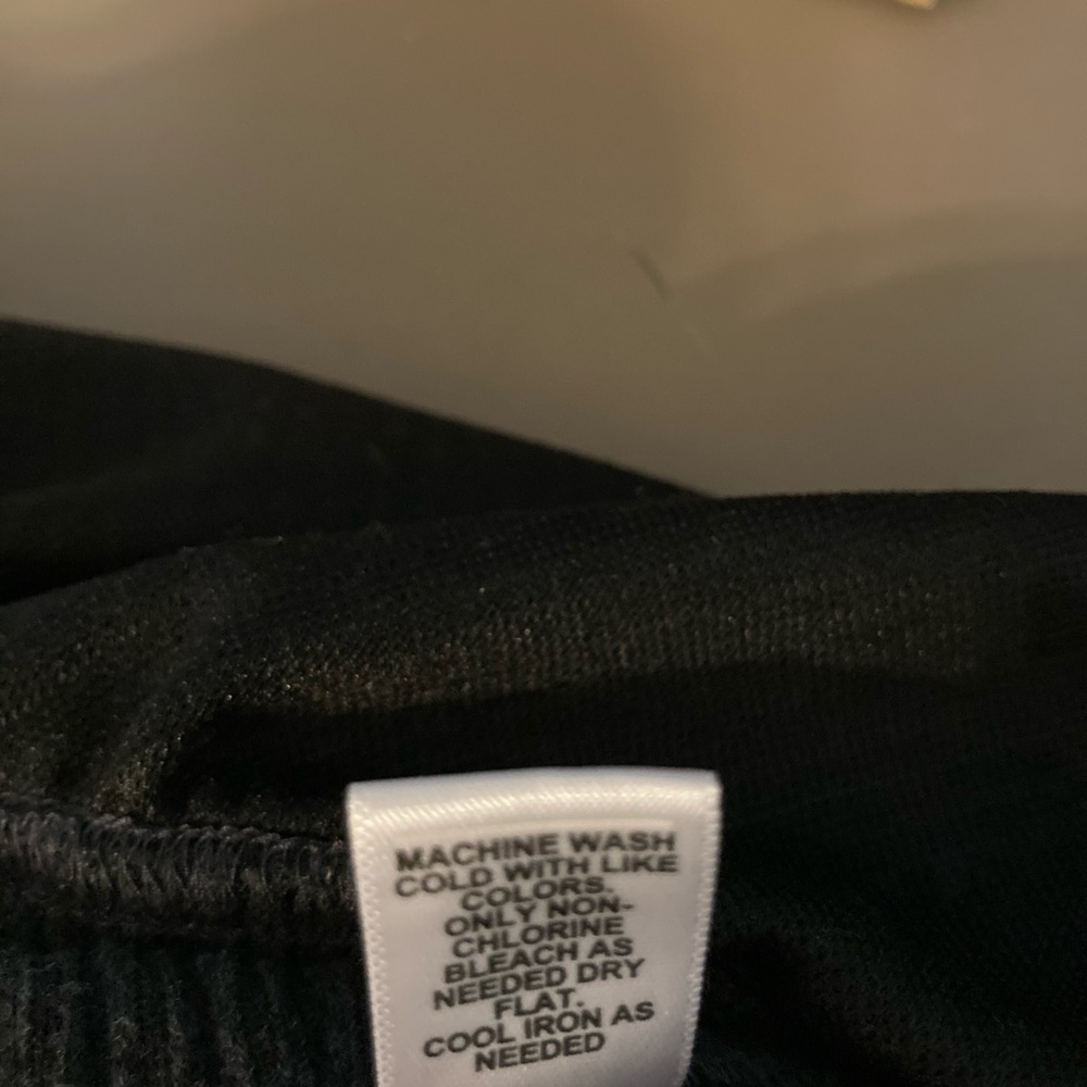 Vest - Picture 3 of 4